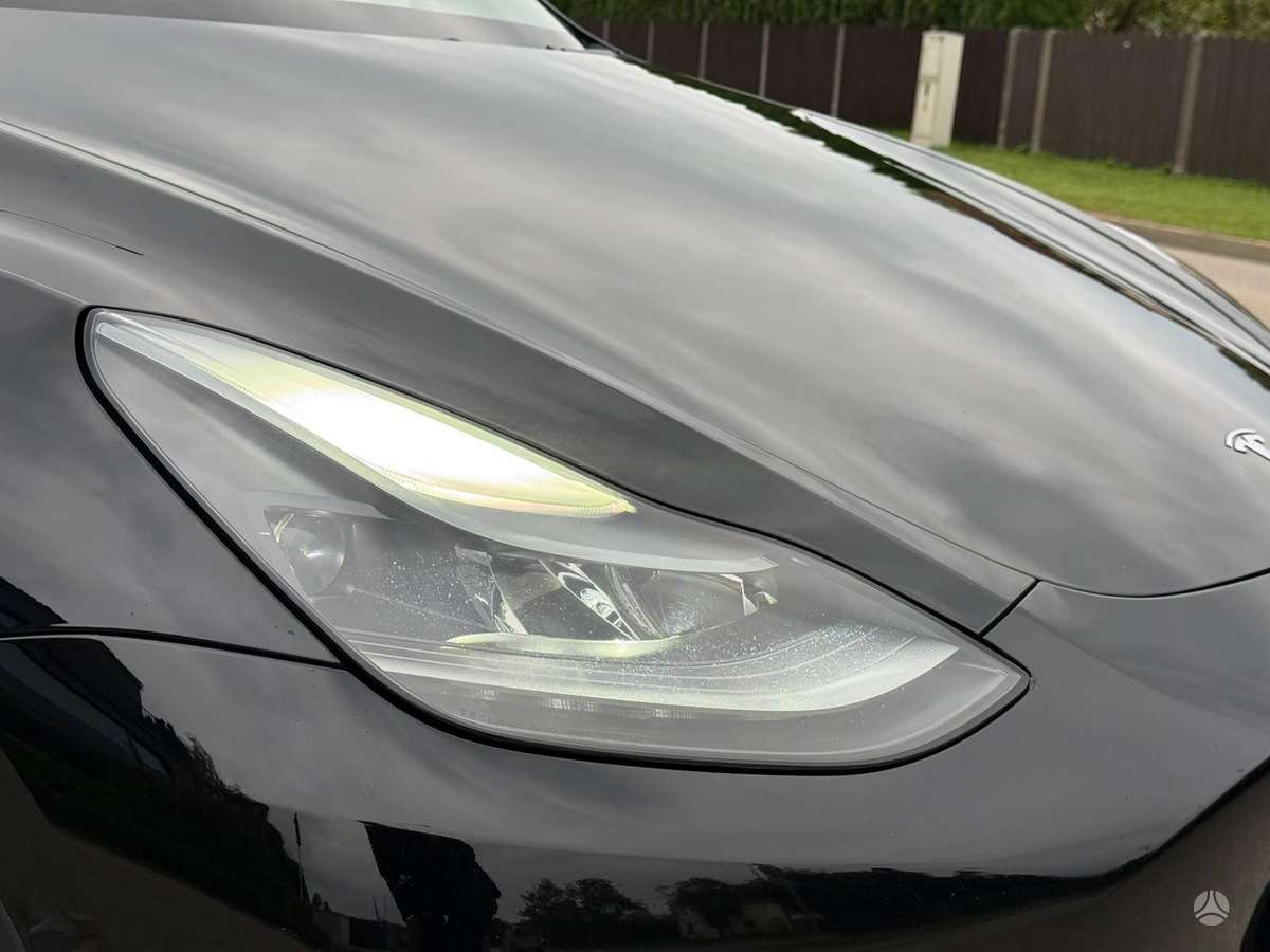 Tesla Model Y, Хэтчбек