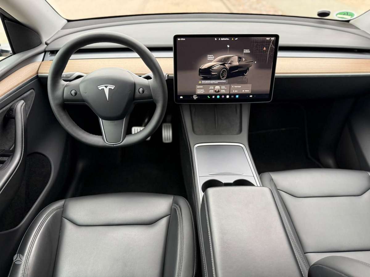 Tesla Model Y, hečbekas