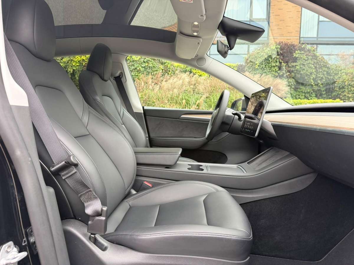 Tesla Model Y, Хэтчбек