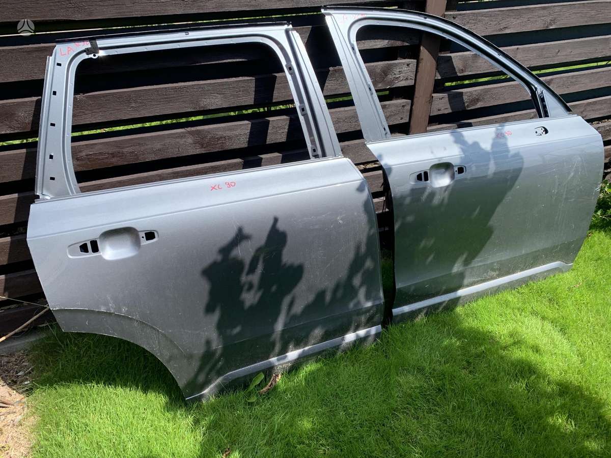 Volvo XC90 kėbulo dalys