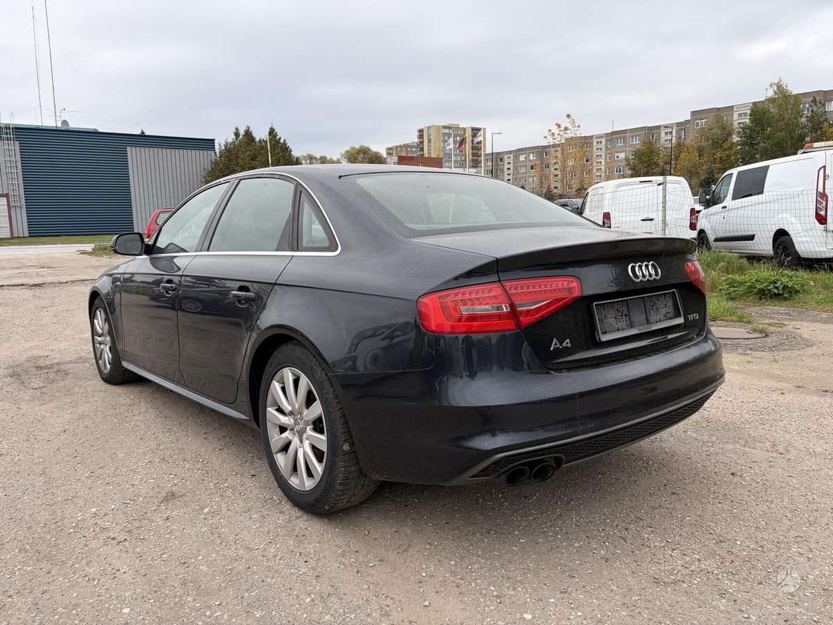 Audi A4, 1.8 l., Седан