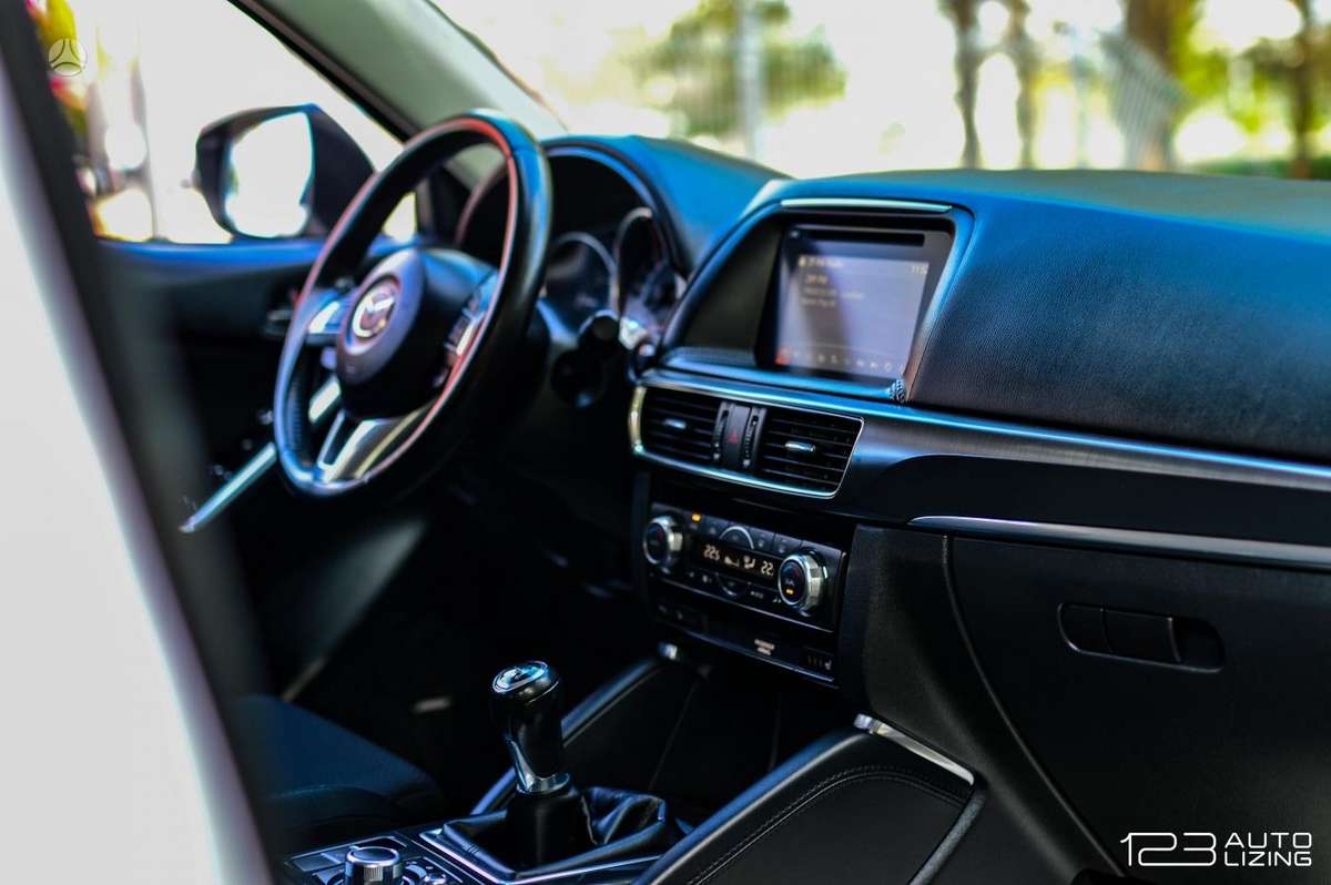 Mazda CX-5, 2.2 l., off-road / crossover