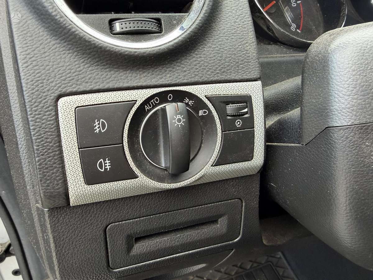 Opel Antara, 2.2 l., Внедорожник / Кроссовер