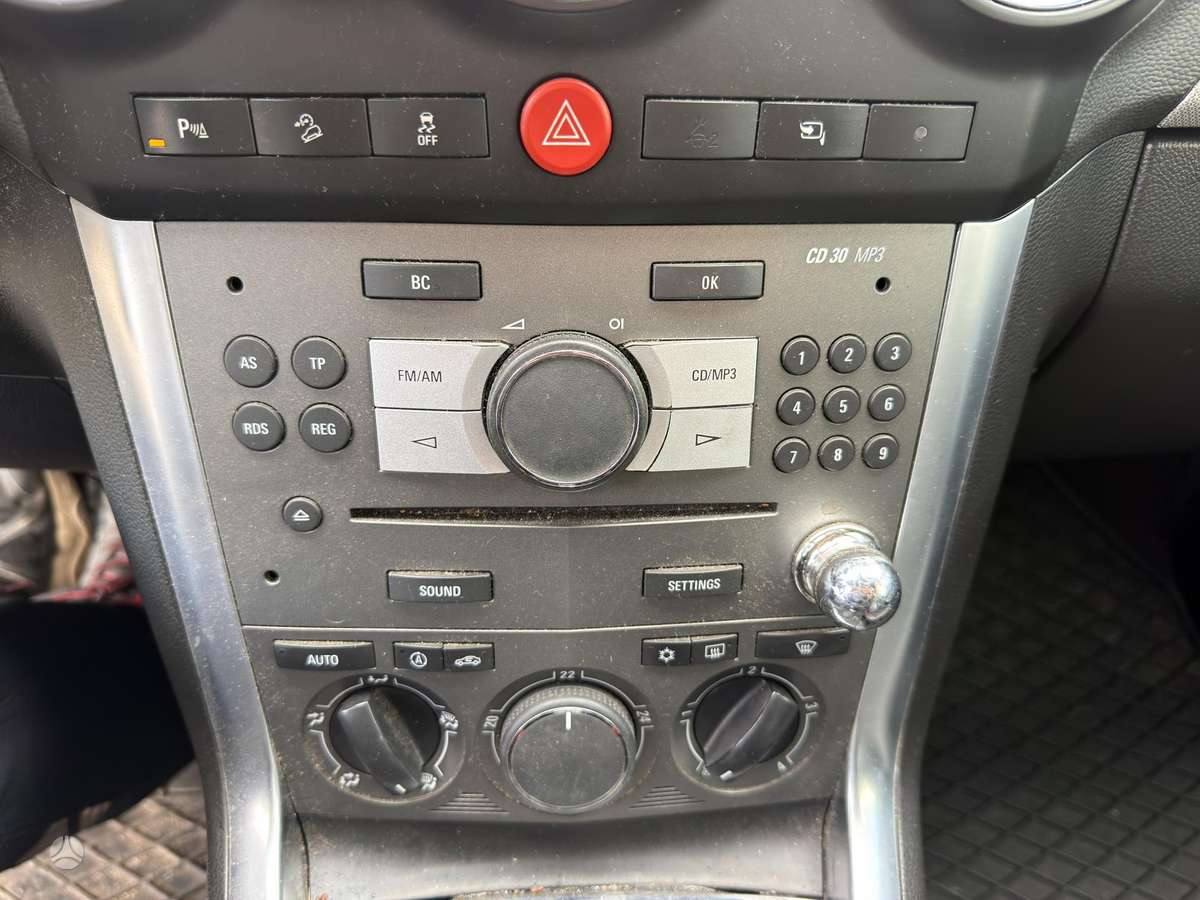 Opel Antara, 2.2 l., off-road / crossover