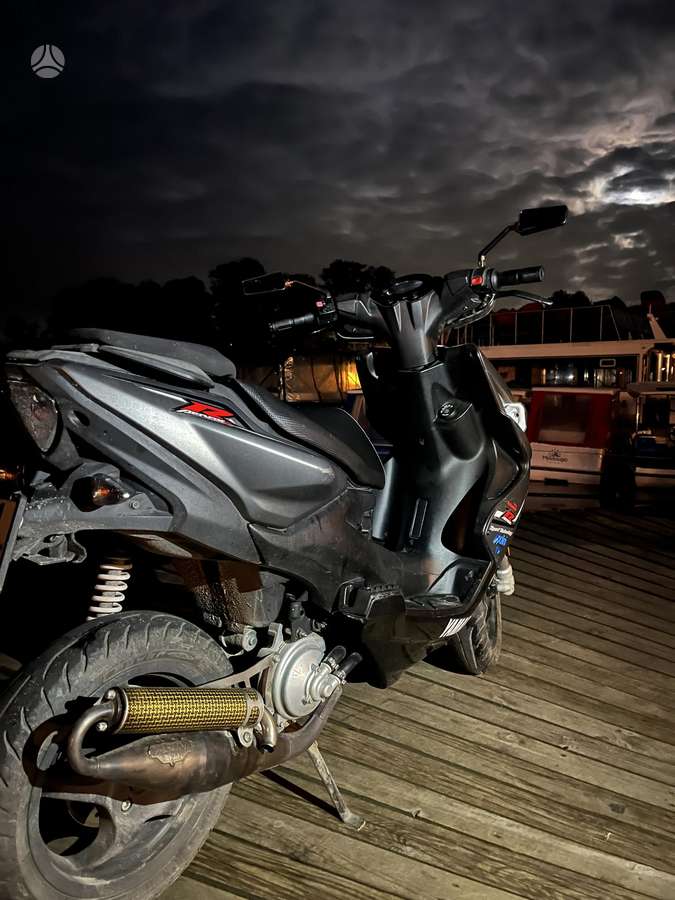 Yamaha Aerox, мотороллеры / мопеды