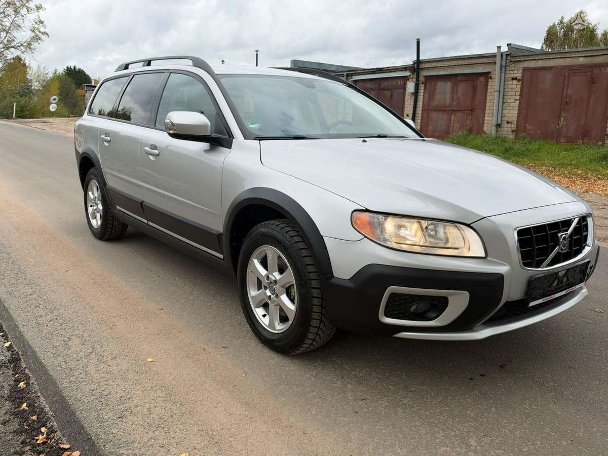 Volvo XC70, 2.4 l., wagon