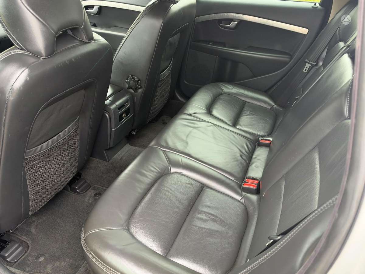 Volvo XC70, 2.4 l., wagon