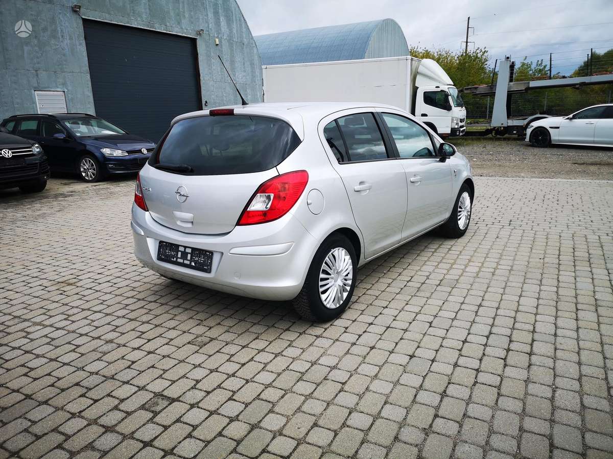 Opel Corsa, 1.4 l., Хэтчбек