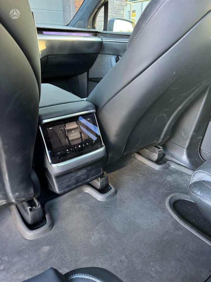 Tesla Model X, visureigis / krosoveris