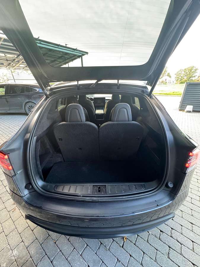 Tesla Model X, visureigis / krosoveris