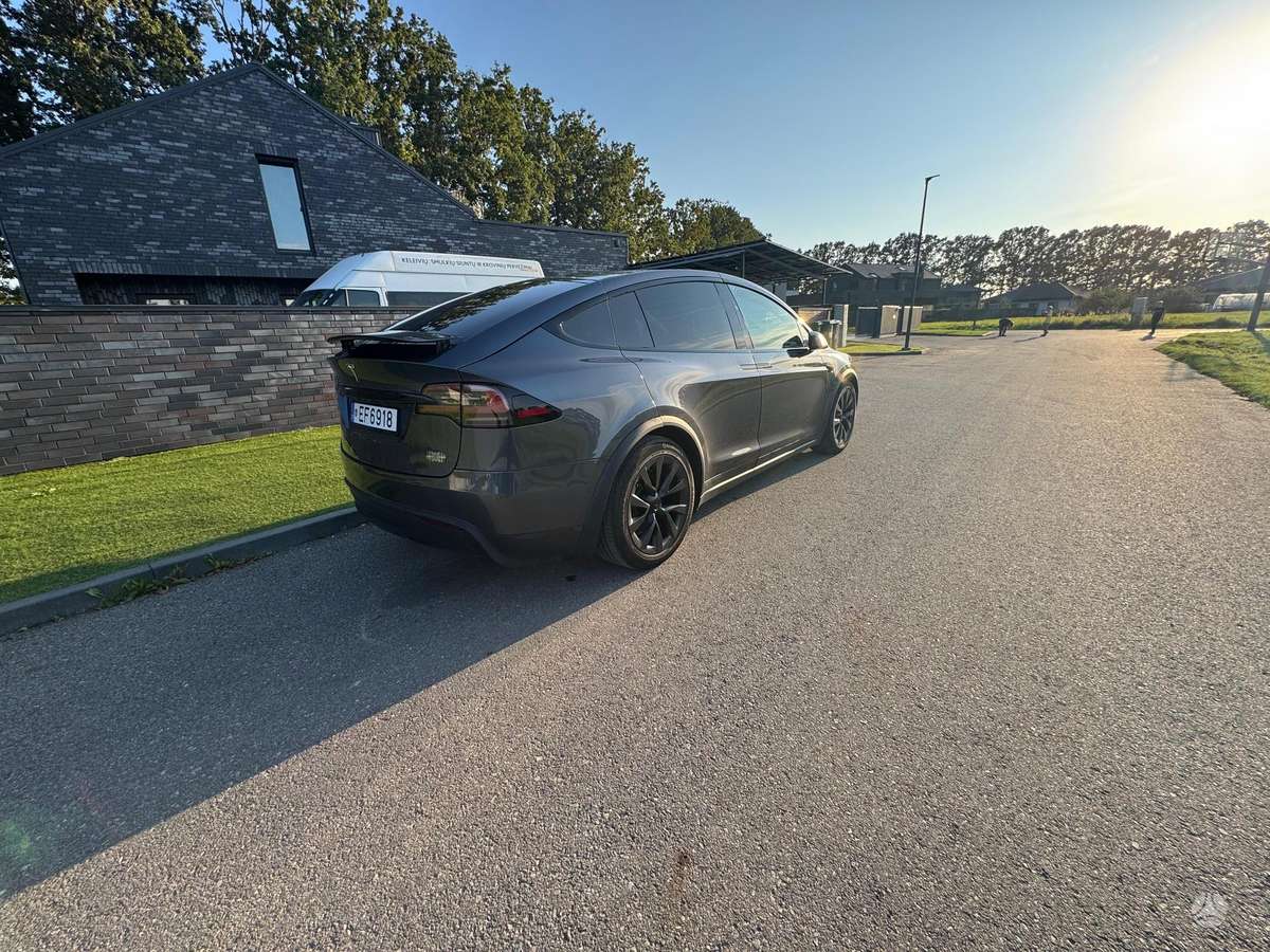 Tesla Model X, off-road / crossover