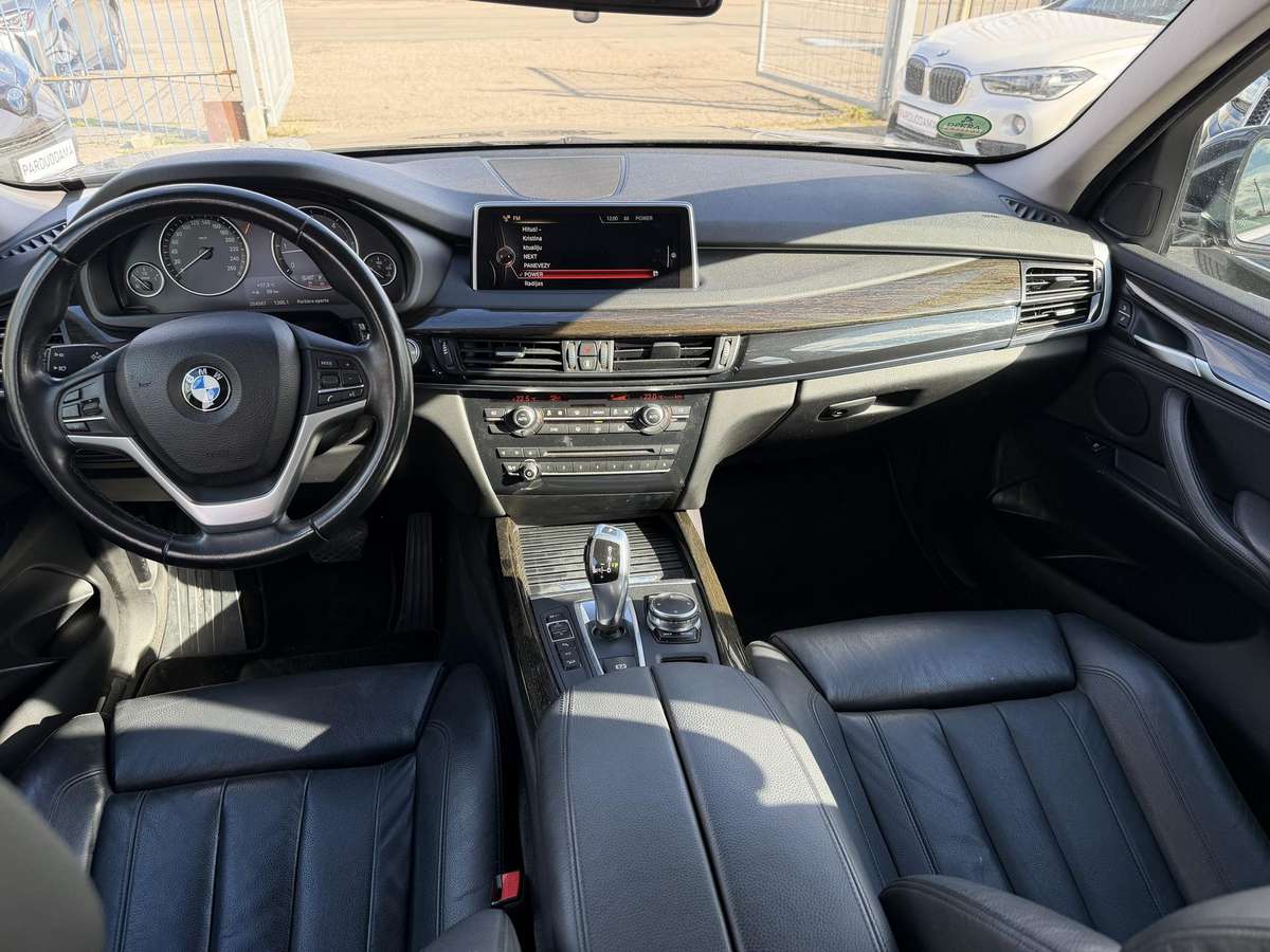 BMW X5, 3.0 l., off-road / crossover