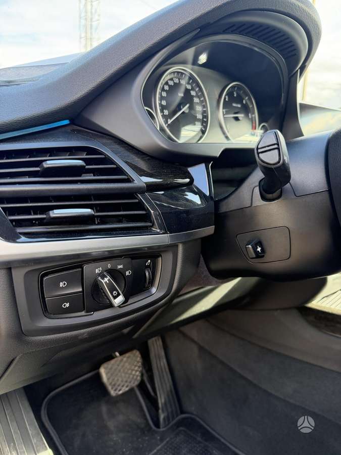 BMW X5, 3.0 l., off-road / crossover
