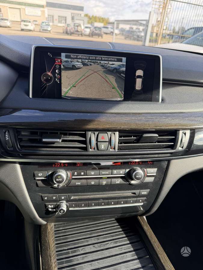 BMW X5, 3.0 l., off-road / crossover