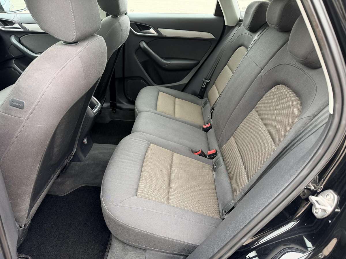 Audi Q3, 2.0 l., Внедорожник / Кроссовер