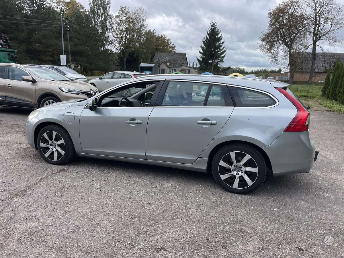 Volvo V60, 2.4 l., Универсал