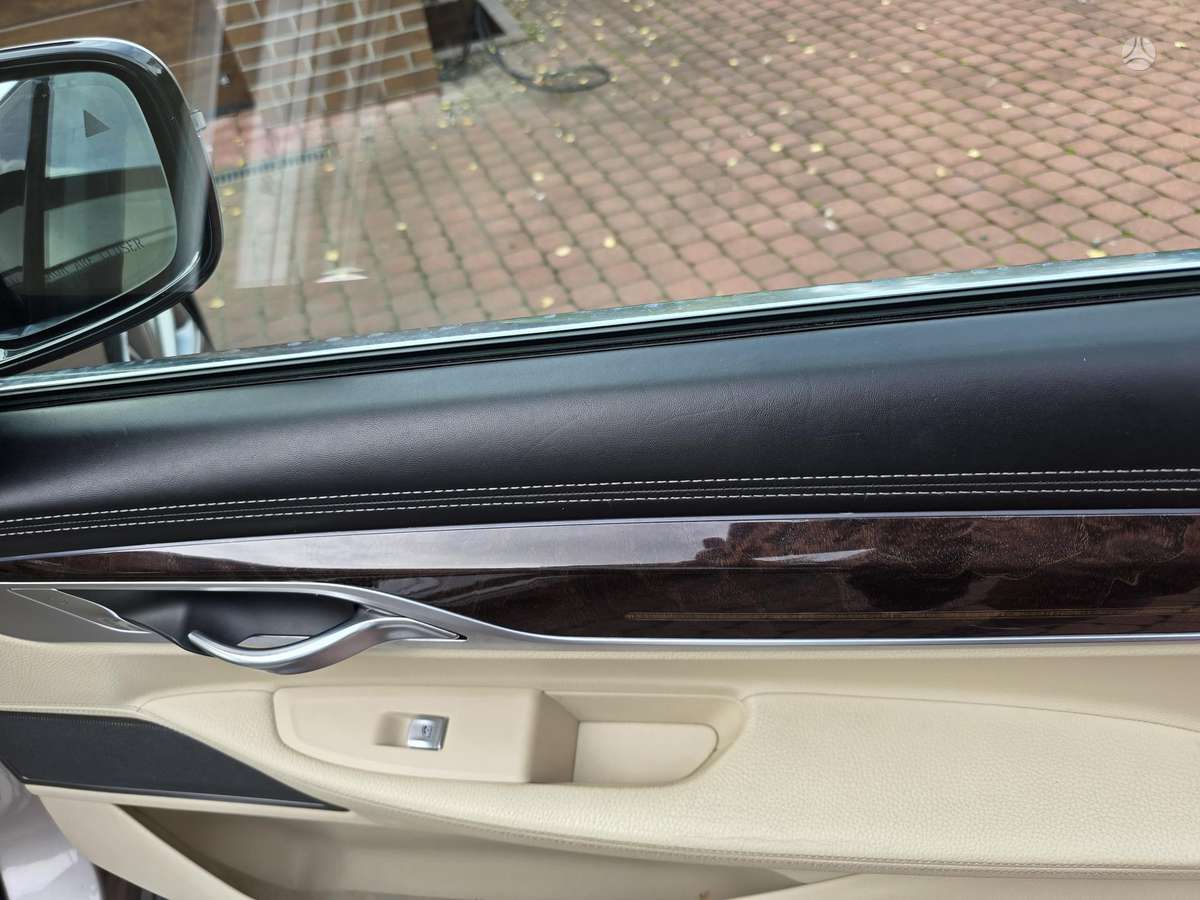 BMW 740, 3.0 l., Седан