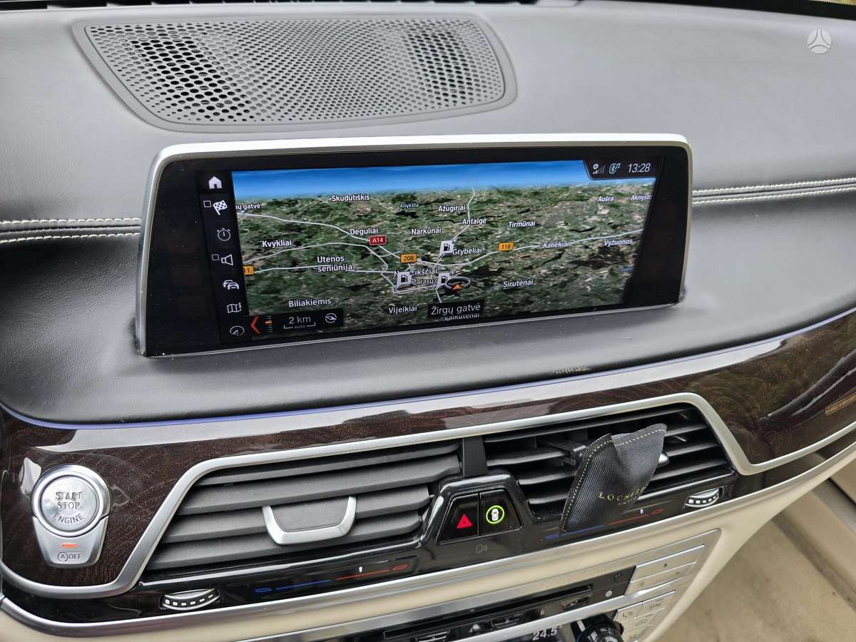 BMW 740, 3.0 l., Седан