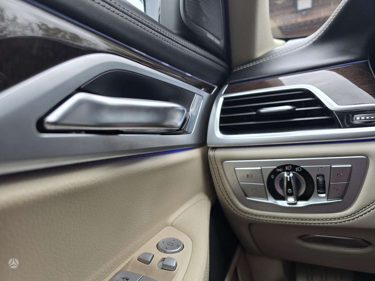 BMW 740, 3.0 l., Седан