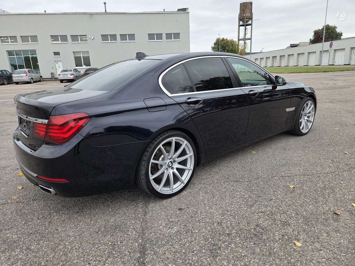BMW 740, 3.0 l., Седан