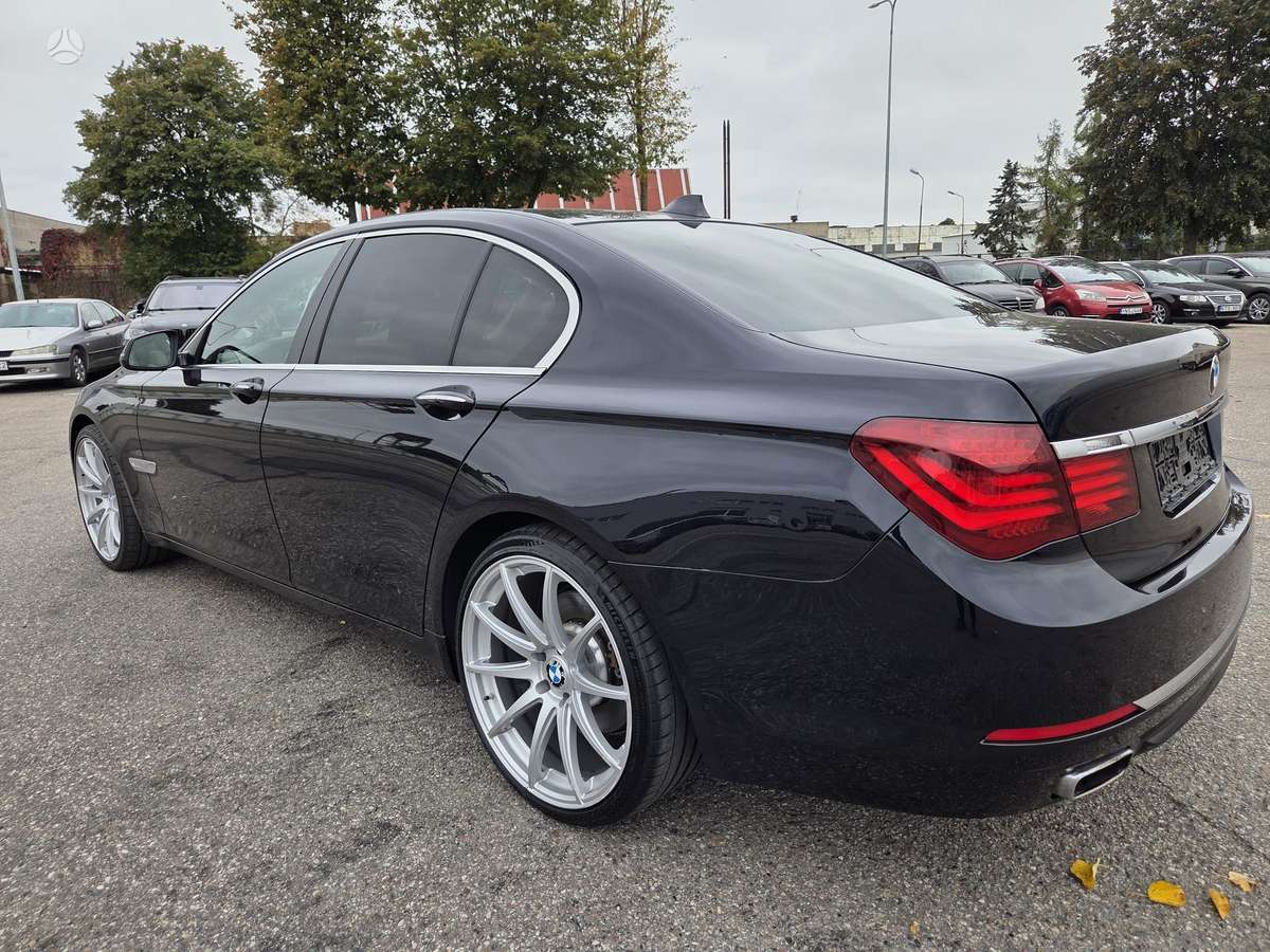 BMW 740, 3.0 l., Седан