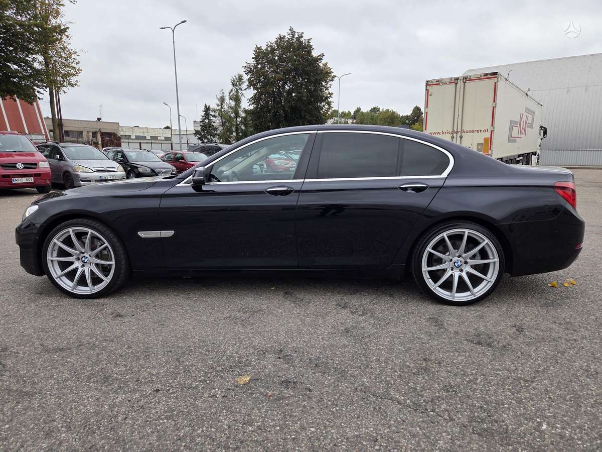 BMW 740, 3.0 l., Седан