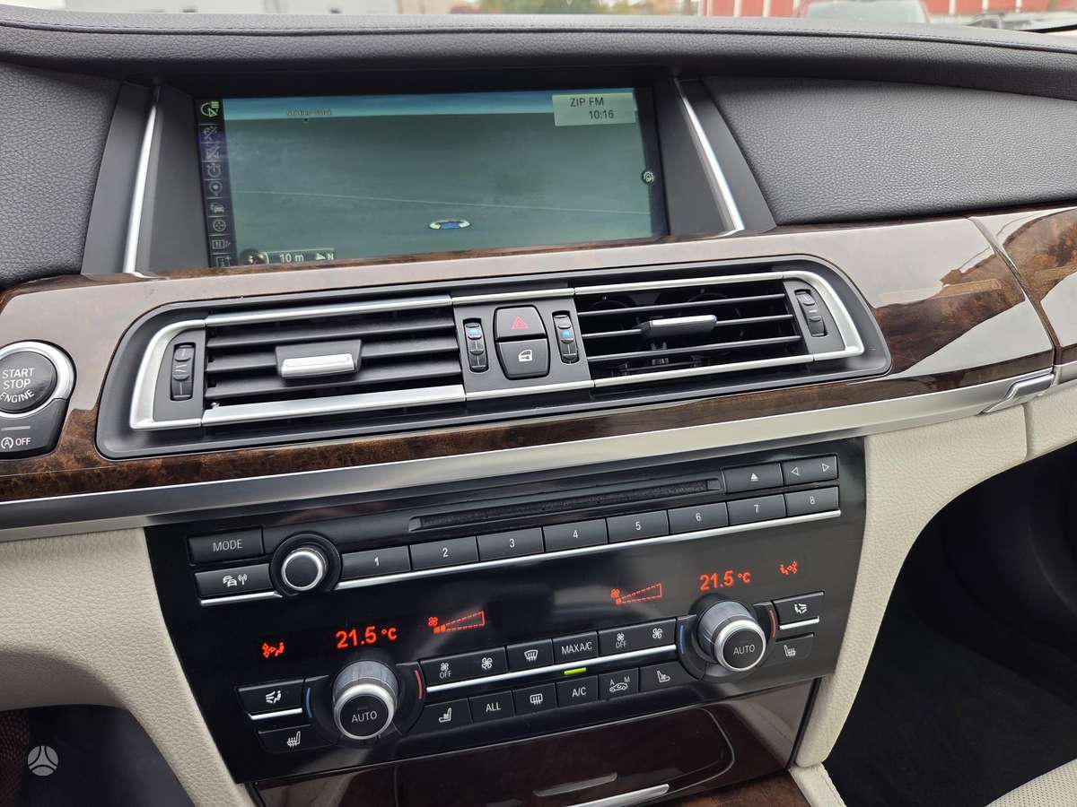 BMW 740, 3.0 l., Седан
