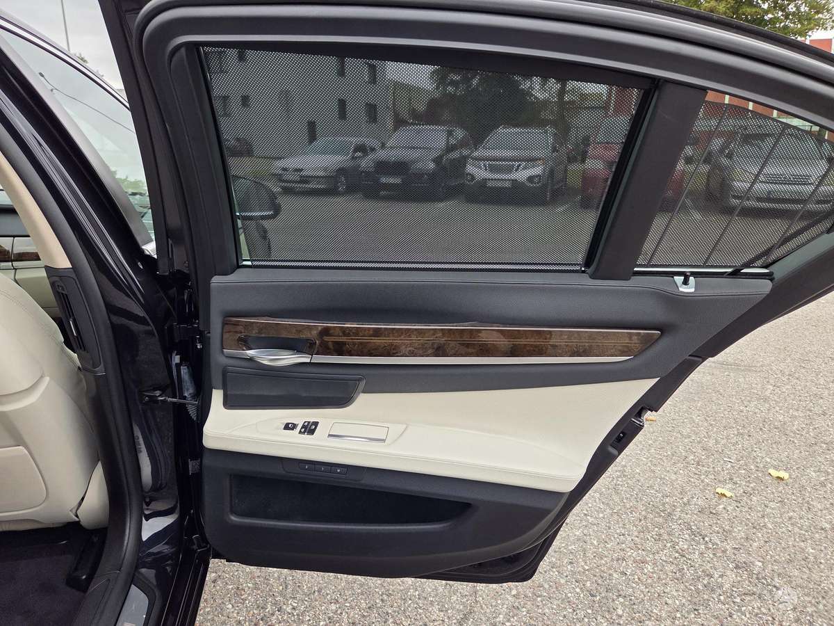BMW 740, 3.0 l., Седан