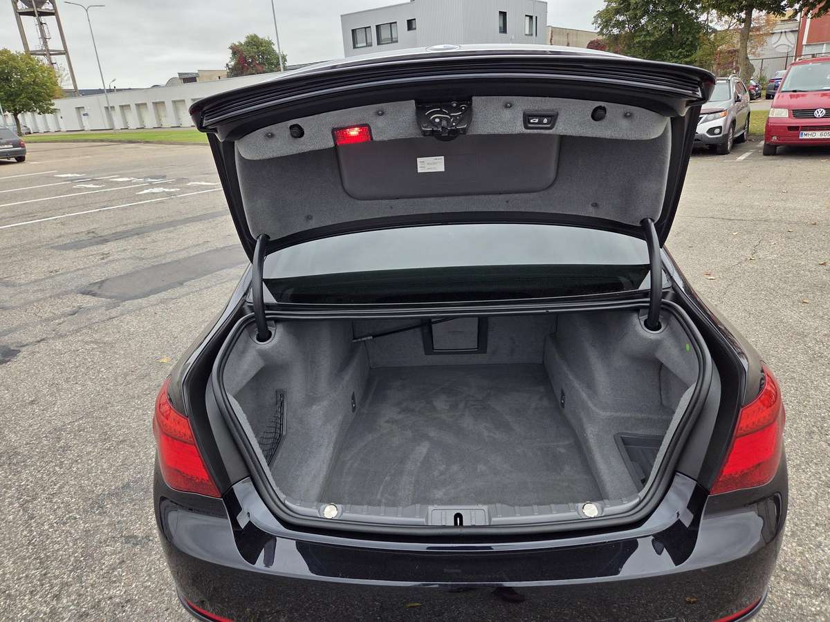BMW 740, 3.0 l., Седан