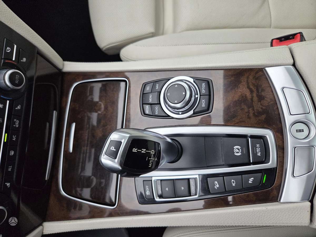 BMW 740, 3.0 l., Седан