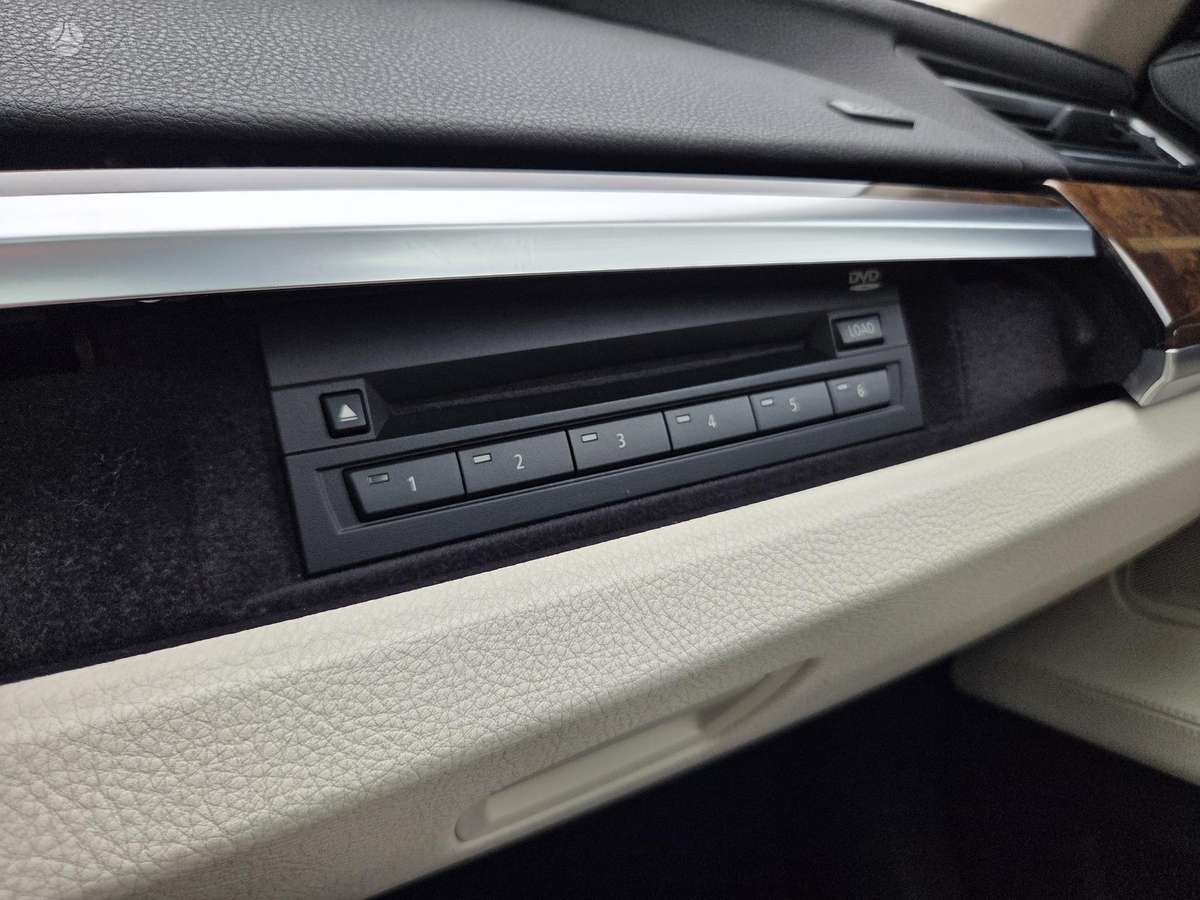 BMW 740, 3.0 l., Седан