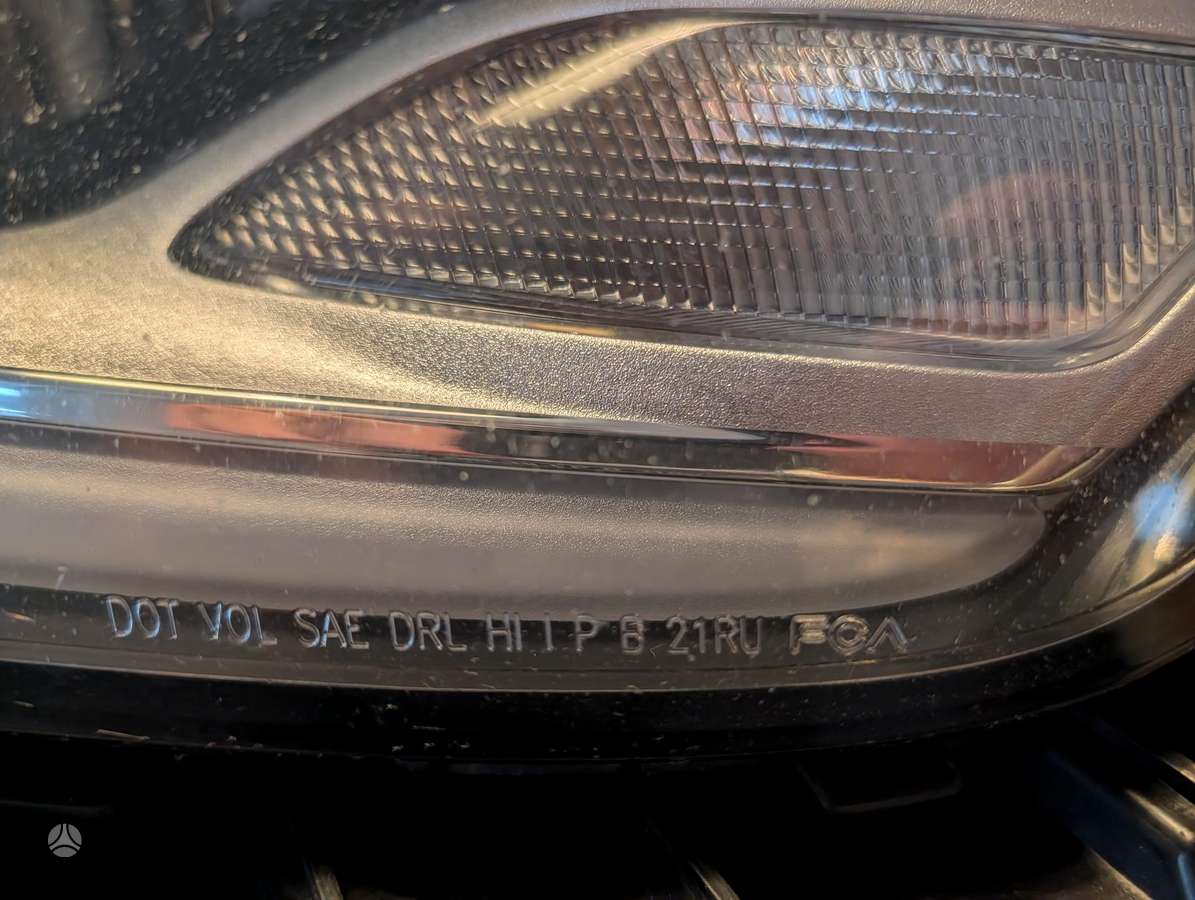 Chrysler Pacifica žibintai