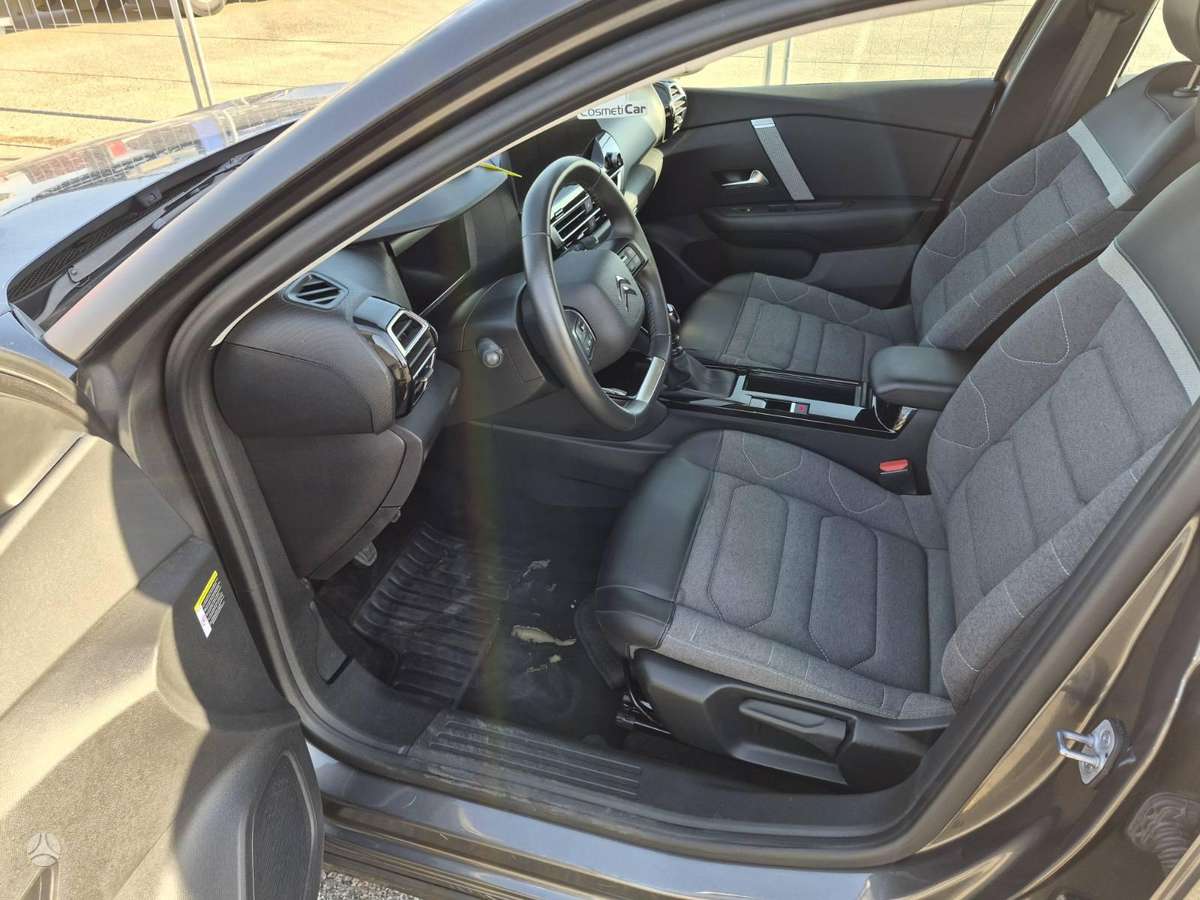Citroen C4, 1.2 l., Хэтчбек