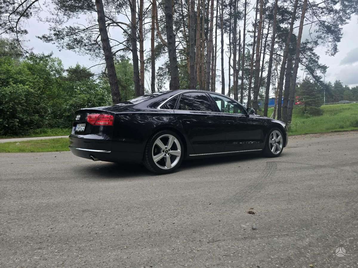 Audi A8, 3.0 l., Седан