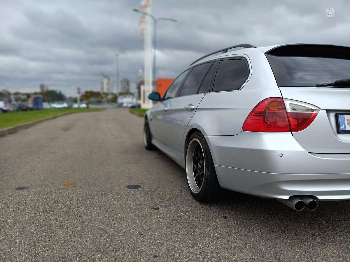 BMW 330, 3.0 l., universalas