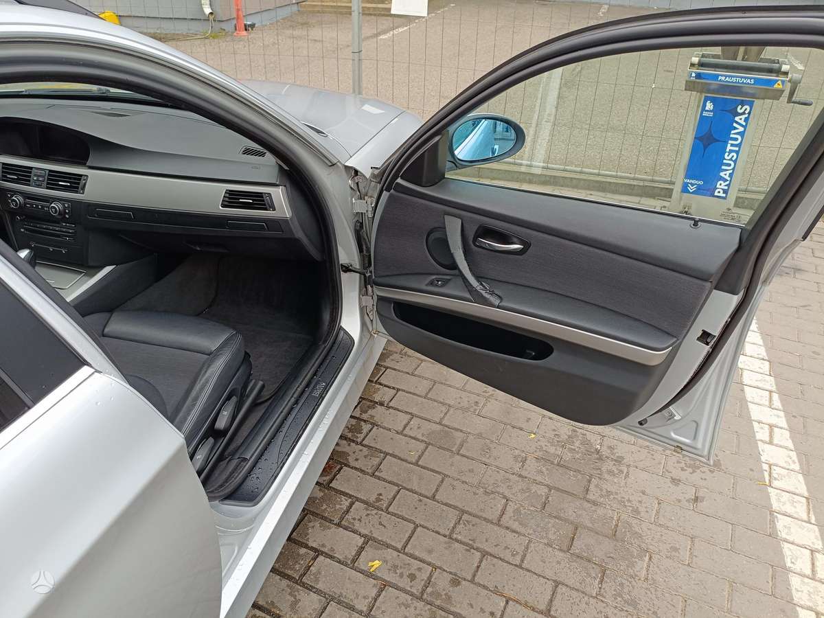 BMW 330, 3.0 l., wagon