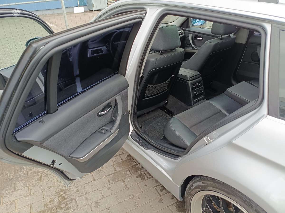 BMW 330, 3.0 l., wagon