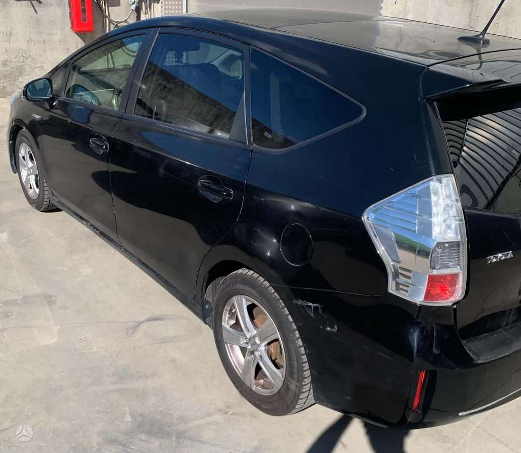 Toyota Prius+ детали кузова