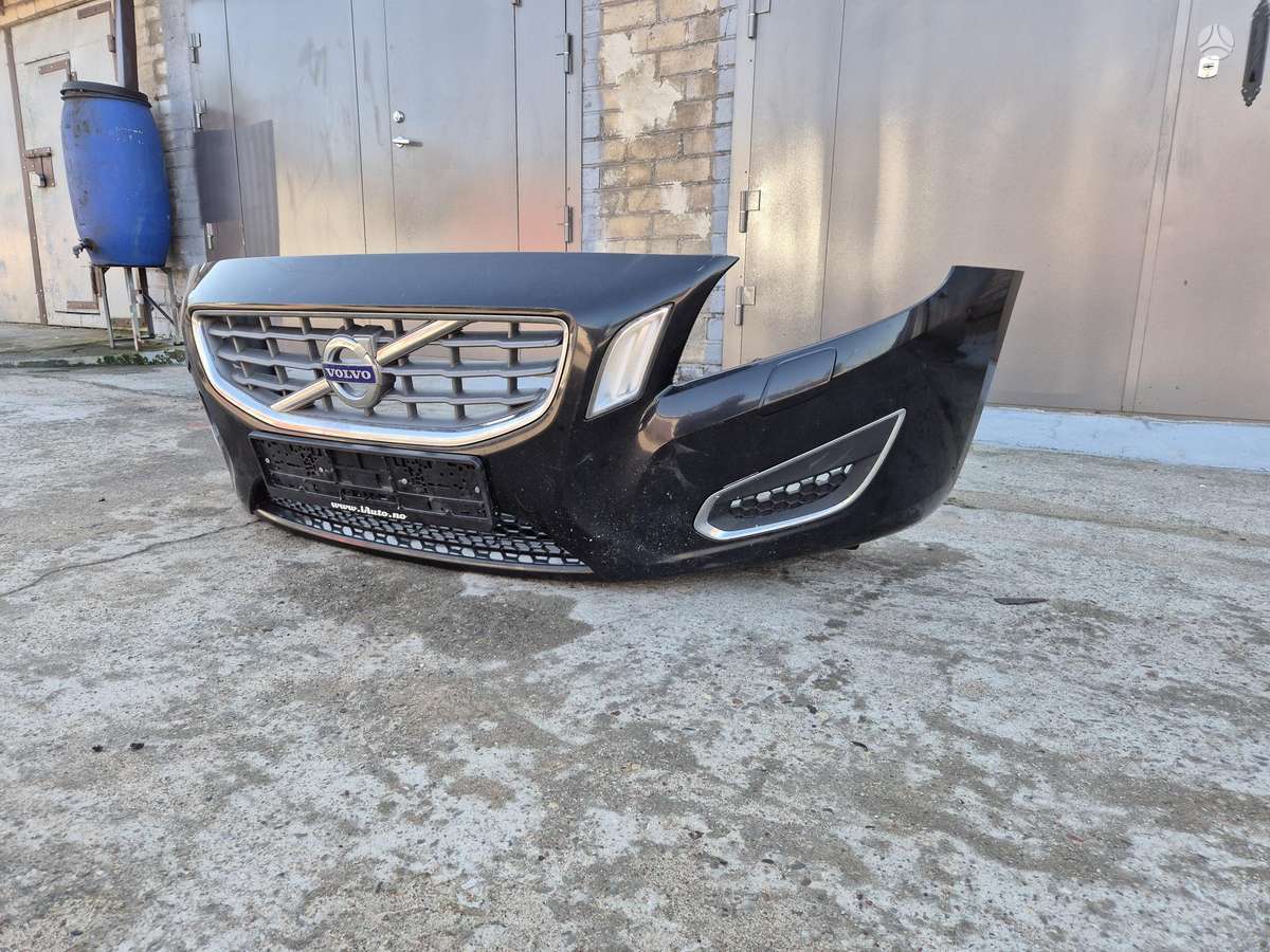 Volvo V60 бамперы (буфера), фары