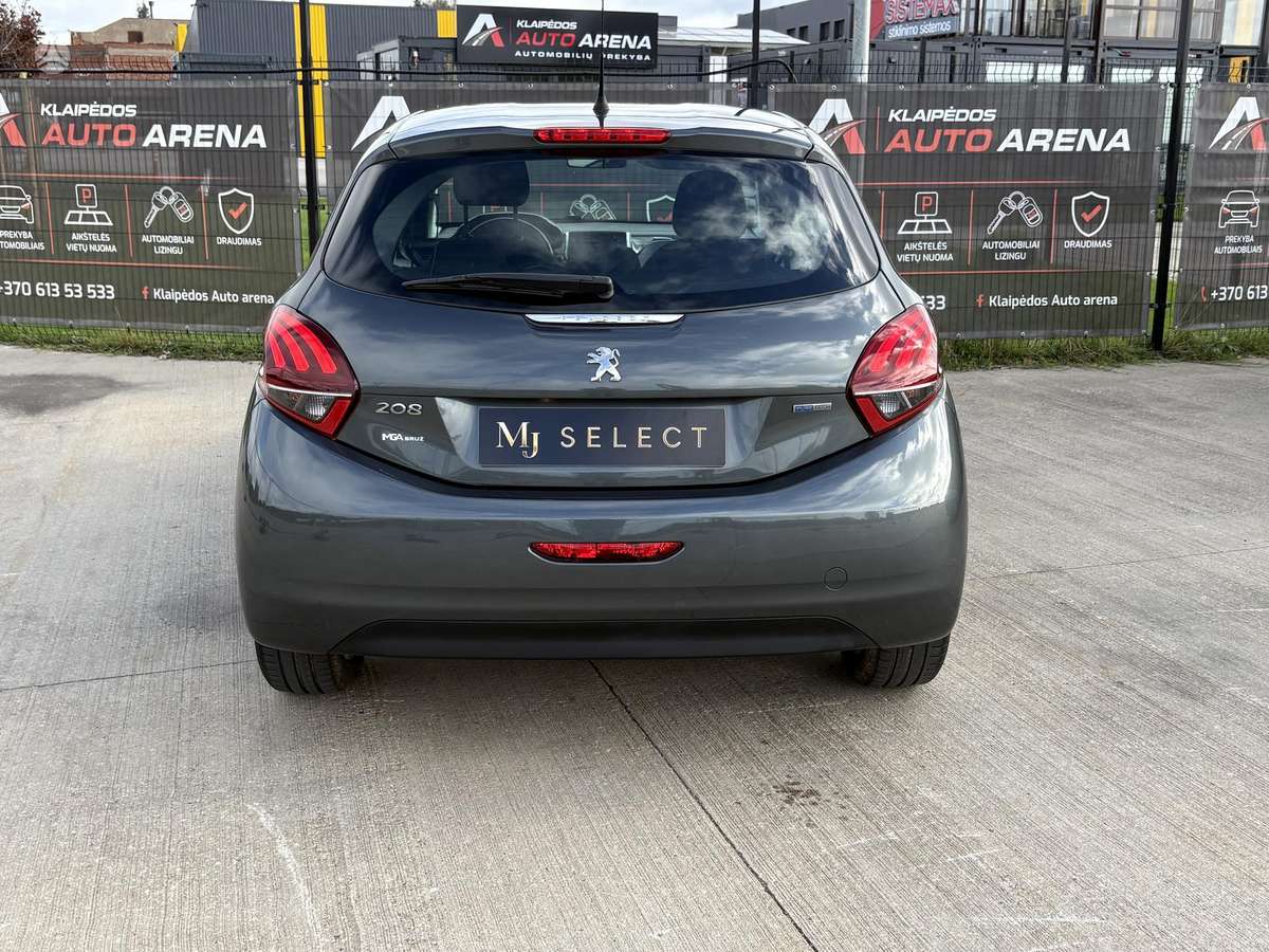 Peugeot 208, 1.2 l., hatchback
