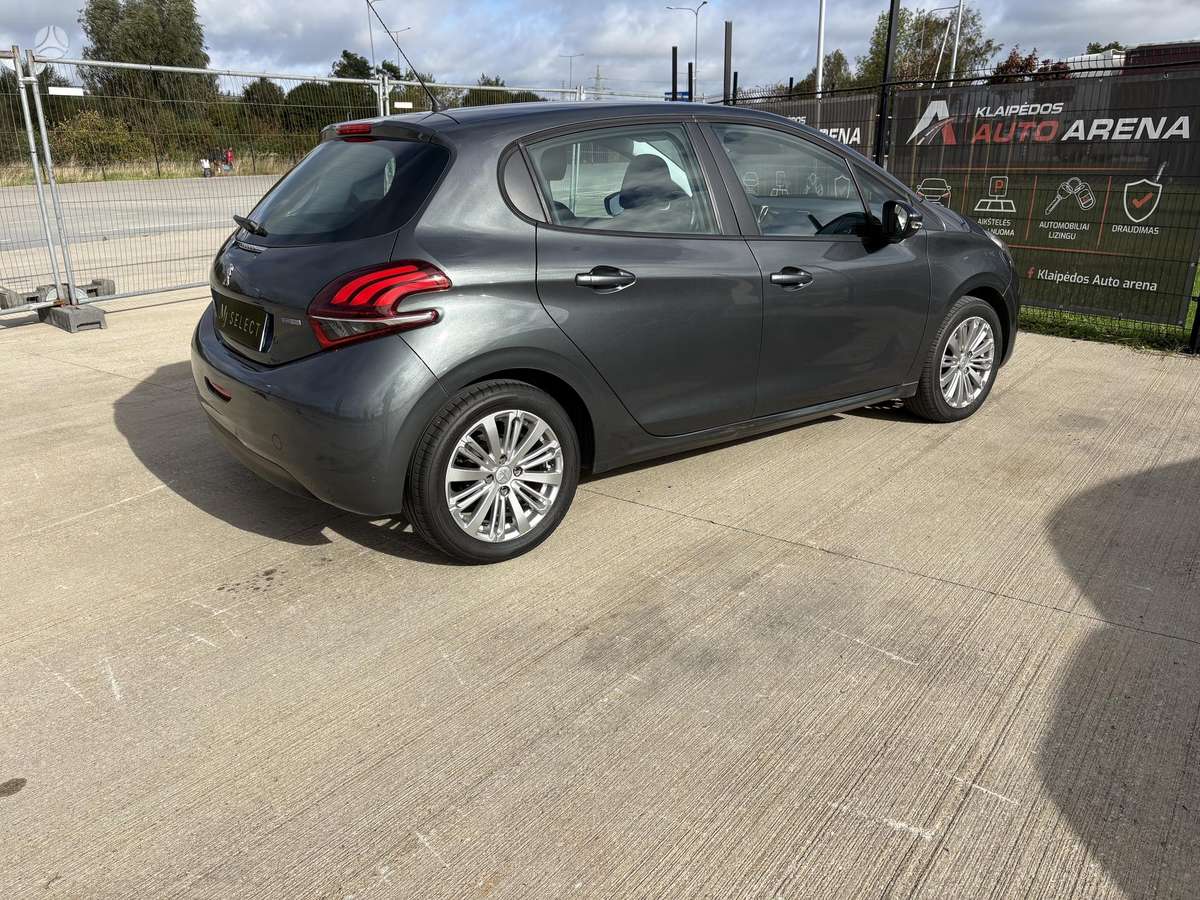 Peugeot 208, 1.2 l., hatchback
