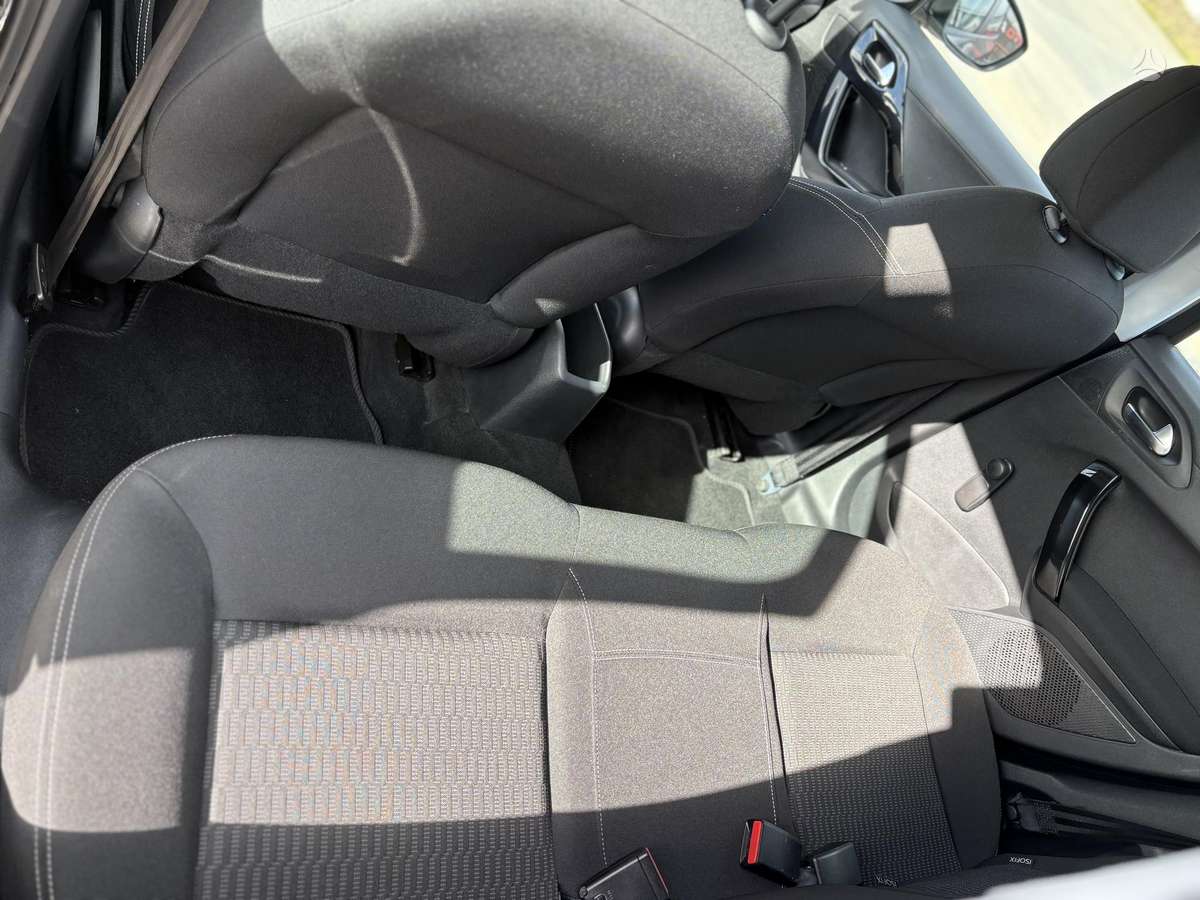 Peugeot 208, 1.2 l., hatchback
