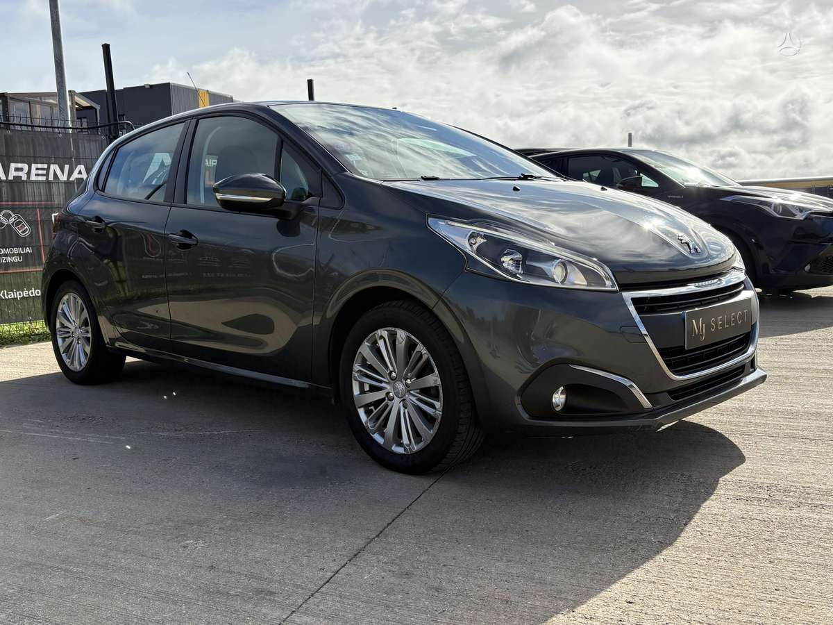Peugeot 208, 1.2 l., hatchback