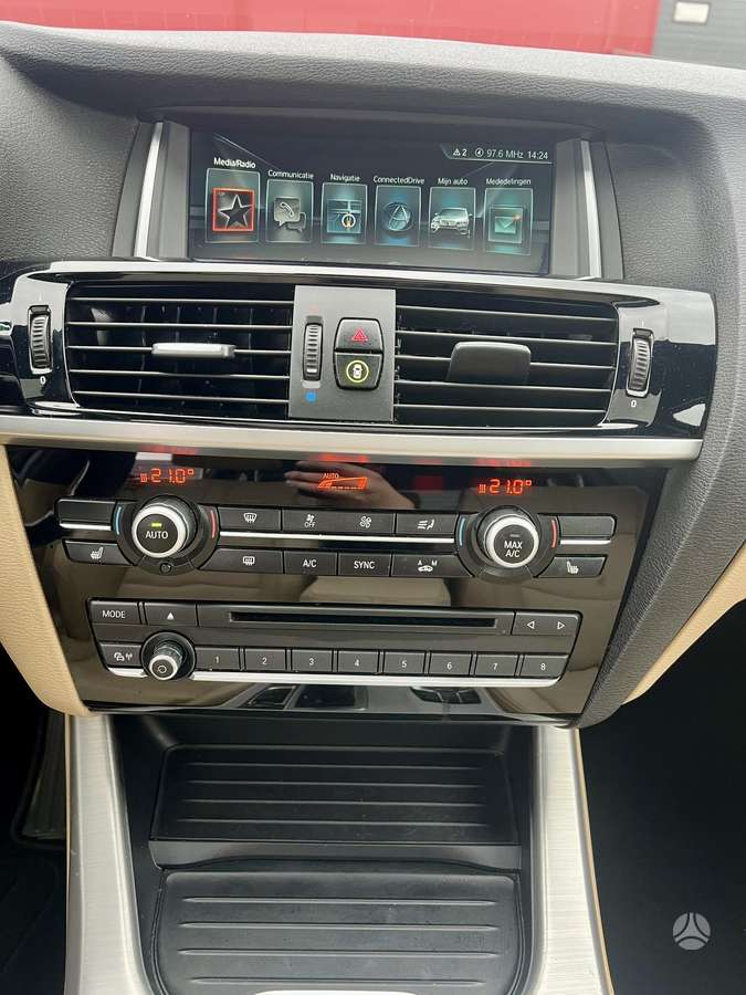 BMW X3, 2.0 l., off-road / crossover