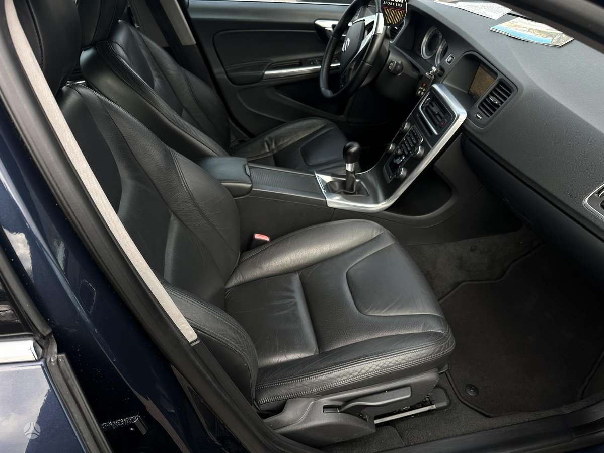 Volvo V60, 2.0 l., Универсал