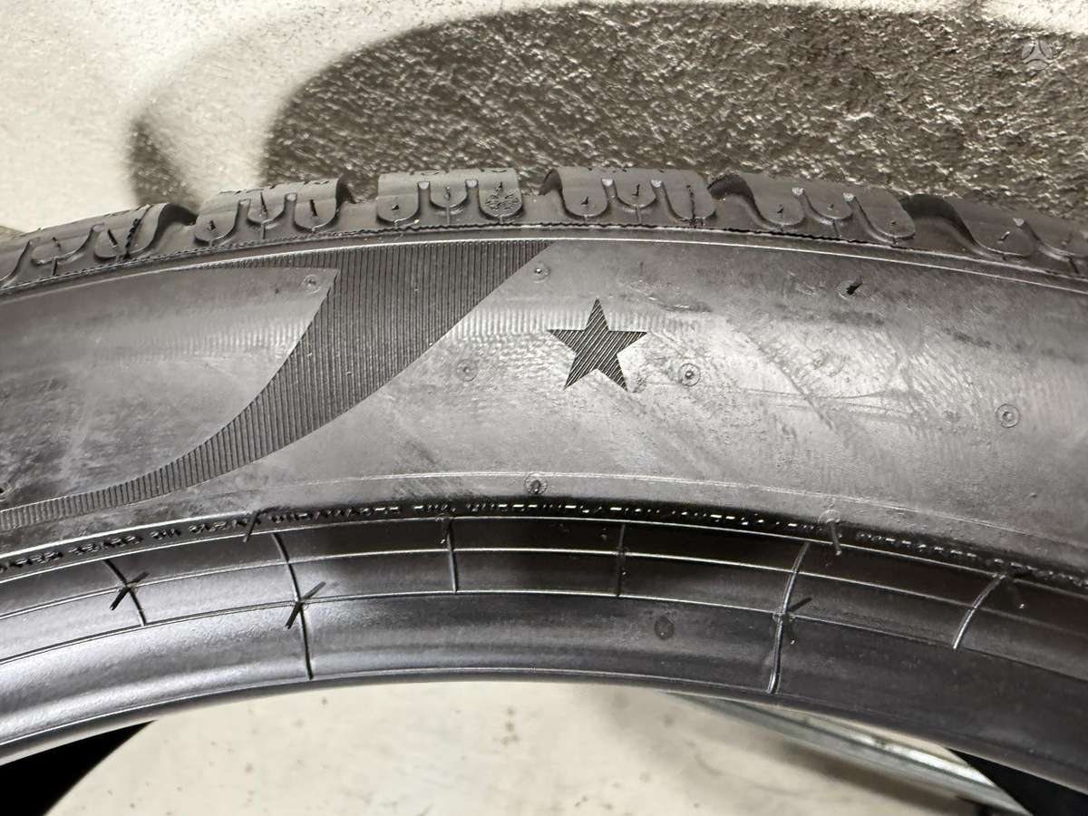 Pirelli PZero winter2//2025m, žieminės 255/40 R21