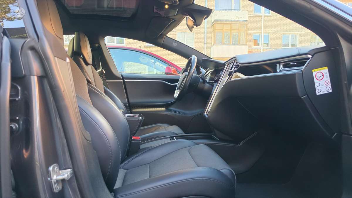 Tesla Model S, 78 kWh, hečbekas