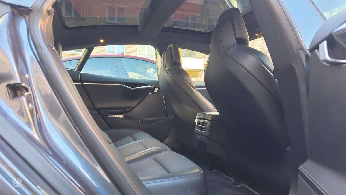 Tesla Model S, 78 kWh, hatchback