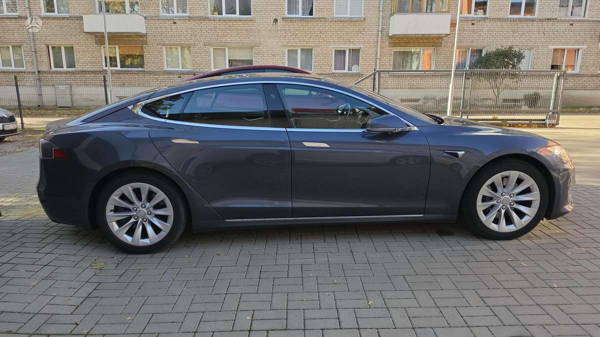 Tesla Model S, 78 kWh, hatchback