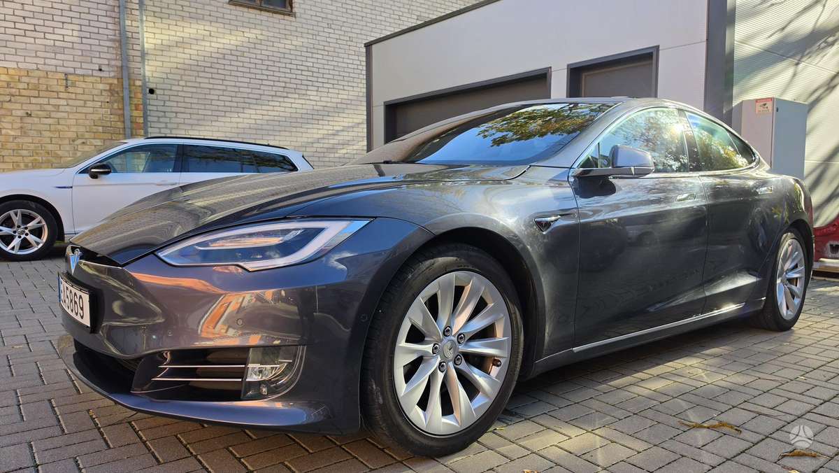 Tesla Model S, 78 kWh, hatchback